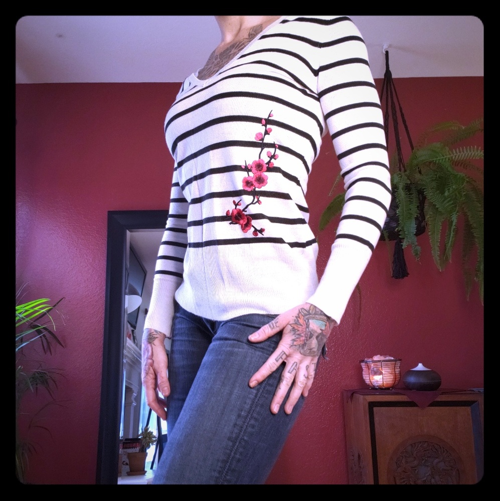 New York & Company Japanese garden sweater